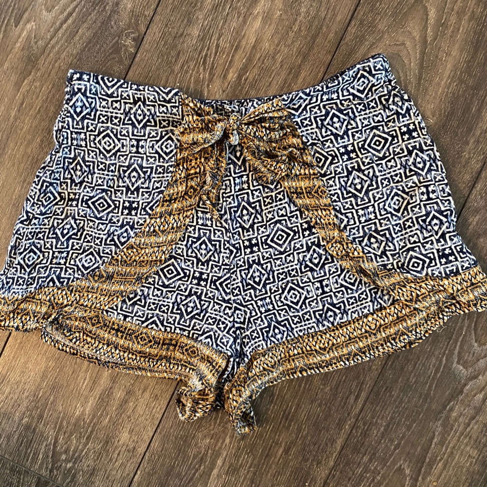 Xhilaration flowy bow shorts